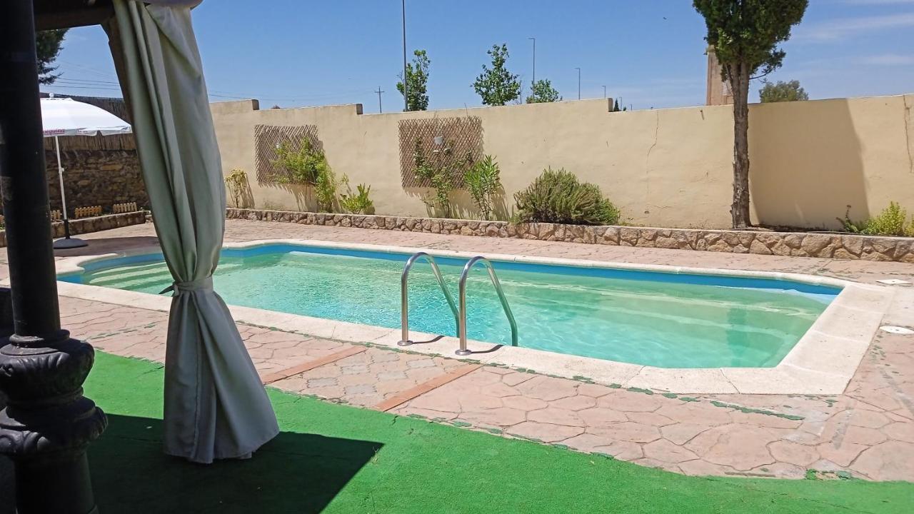 Orion Apartment Torrejon el Rubio Ngoại thất bức ảnh